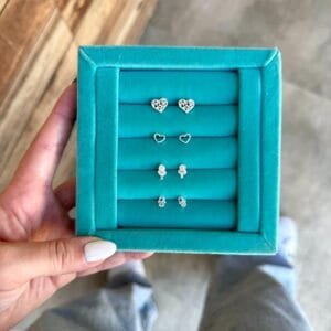 Brinco Coração Em Detalhe C/ Raminhos