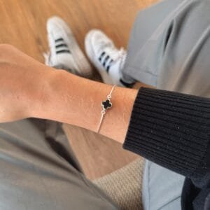 Pulseira Trevo Ônix (Inspiração Van Cleef & Arpels)