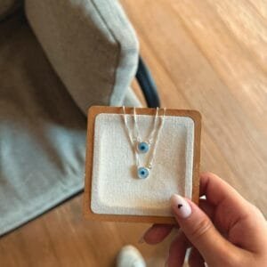 Escapulário Olho Grego Em MADREPÉROLA (70 CM)